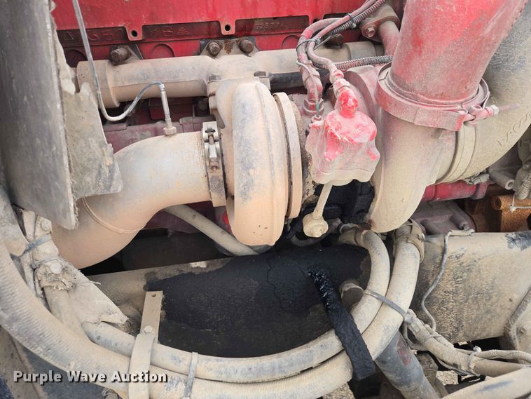 image for item ER1676 2006 Peterbilt 378 semi truck