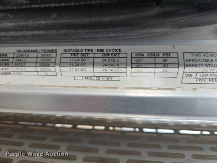 image for item ER1676 2006 Peterbilt 378 semi truck