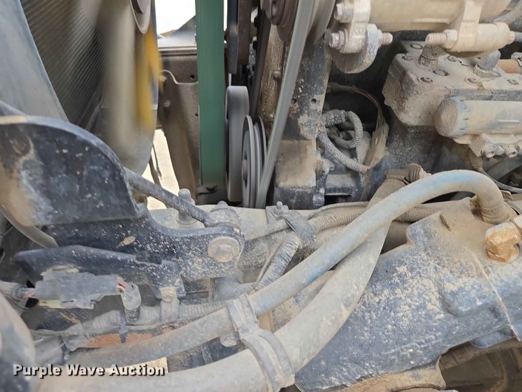 image for item ER1677 2000 Sterling L9500 truck cab and chassis