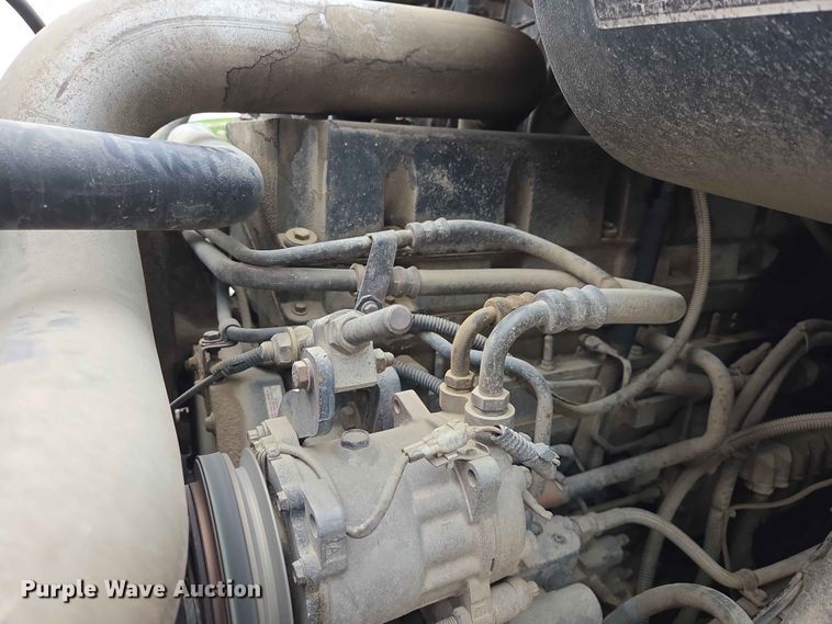 image for item ER1677 2000 Sterling L9500 truck cab and chassis