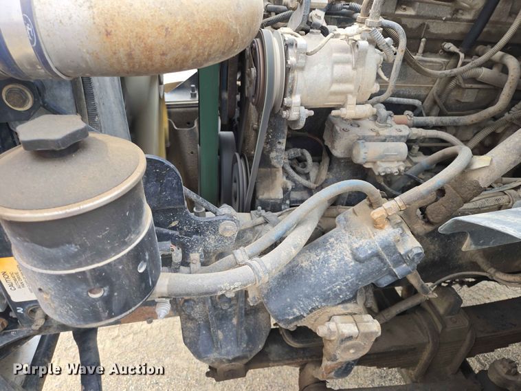 image for item ER1677 2000 Sterling L9500 truck cab and chassis