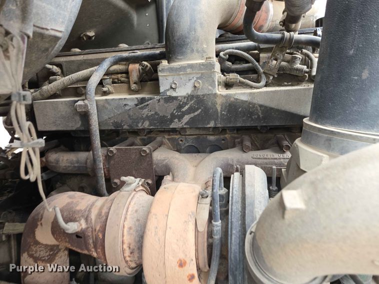 image for item ER1677 2000 Sterling L9500 truck cab and chassis