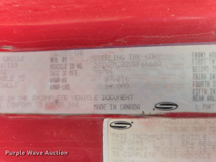 image for item ER1677 2000 Sterling L9500 truck cab and chassis
