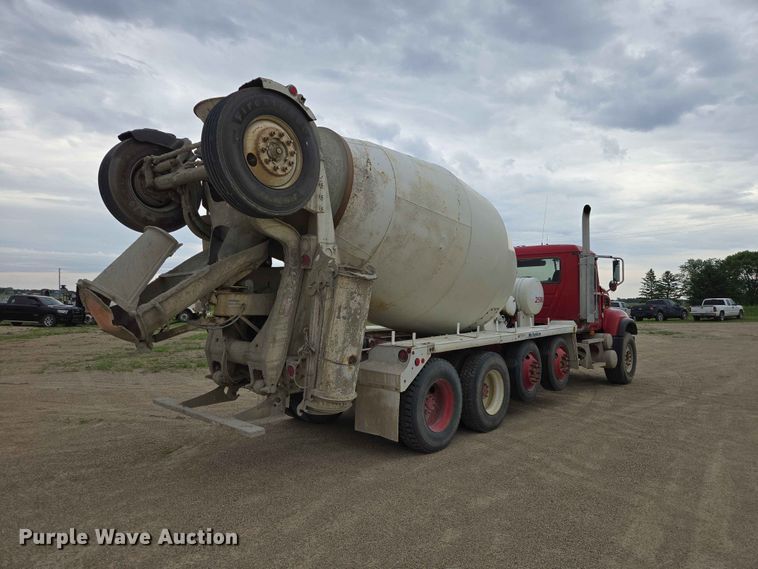 image for item ER1678 2007 Mack CV513 ready mix truck