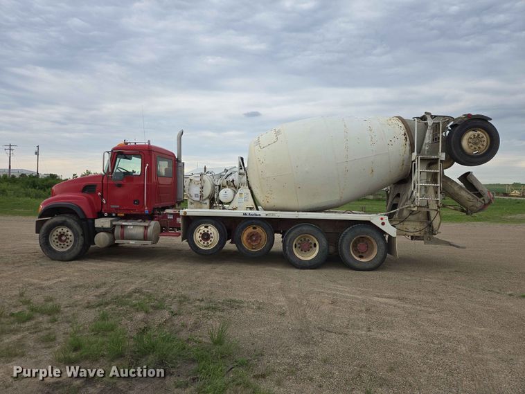 image for item ER1678 2007 Mack CV513 ready mix truck
