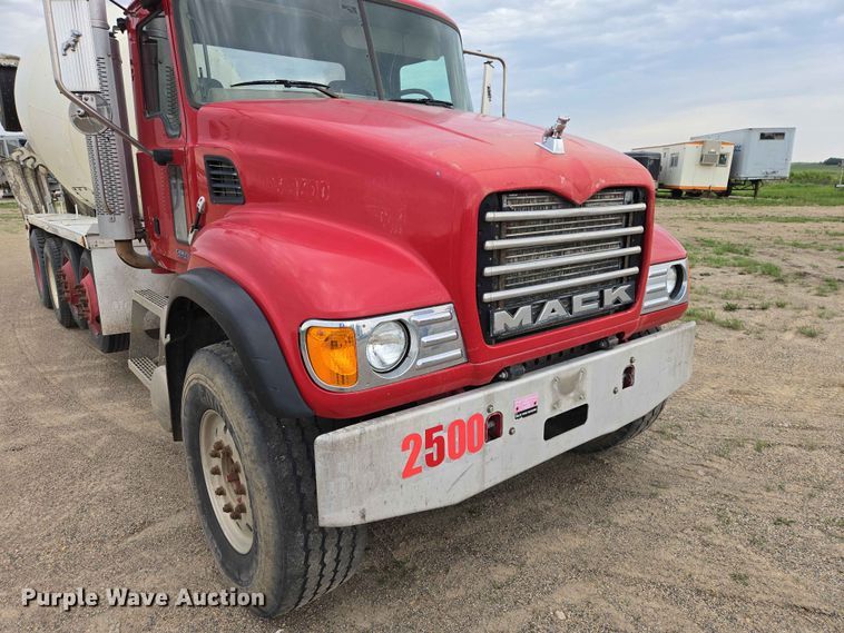 image for item ER1678 2007 Mack CV513 ready mix truck