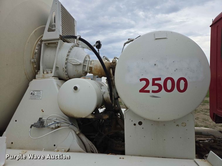 image for item ER1678 2007 Mack CV513 ready mix truck