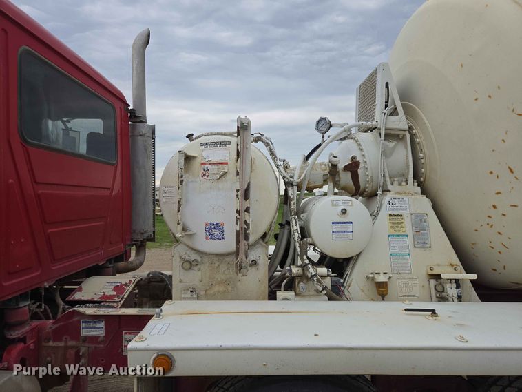 image for item ER1678 2007 Mack CV513 ready mix truck