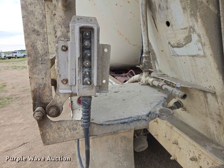 image for item ER1678 2007 Mack CV513 ready mix truck