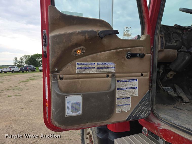 image for item ER1678 2007 Mack CV513 ready mix truck