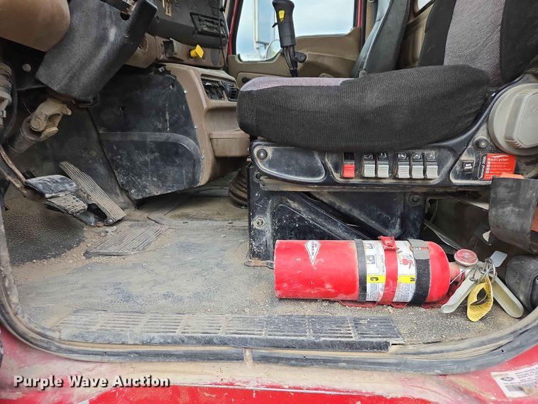 image for item ER1678 2007 Mack CV513 ready mix truck