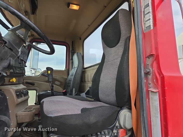 image for item ER1678 2007 Mack CV513 ready mix truck