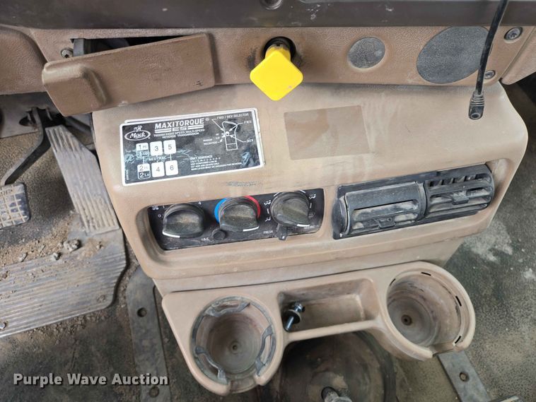 image for item ER1678 2007 Mack CV513 ready mix truck
