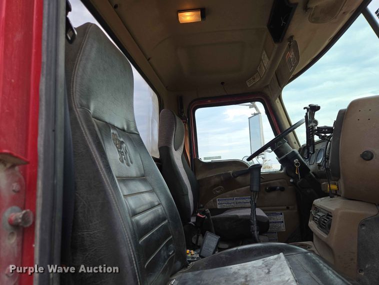 image for item ER1678 2007 Mack CV513 ready mix truck