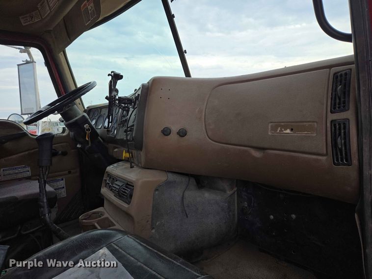 image for item ER1678 2007 Mack CV513 ready mix truck