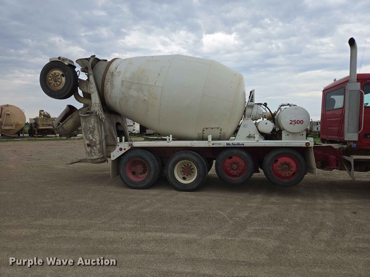 image for item ER1678 2007 Mack CV513 ready mix truck