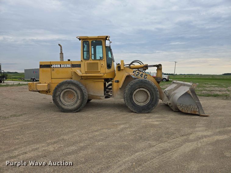 image for item ER1679 1997 John Deere 624G wheel loader