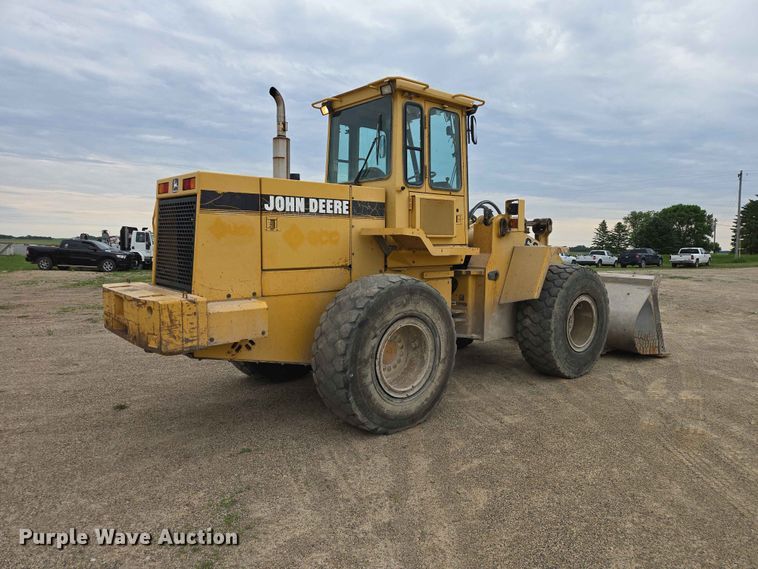 image for item ER1679 1997 John Deere 624G wheel loader