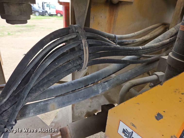 image for item ER1679 1997 John Deere 624G wheel loader