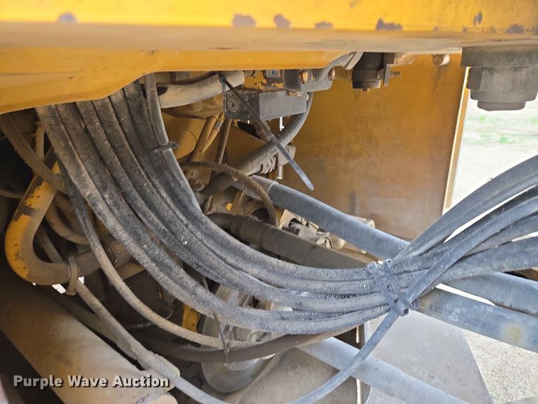 image for item ER1679 1997 John Deere 624G wheel loader
