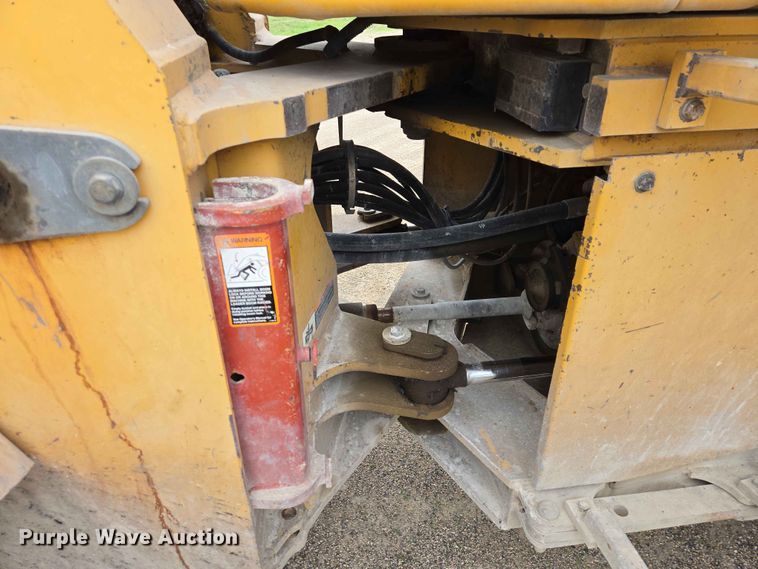 image for item ER1679 1997 John Deere 624G wheel loader
