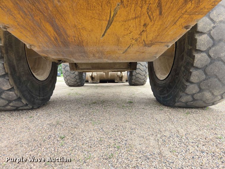 image for item ER1679 1997 John Deere 624G wheel loader