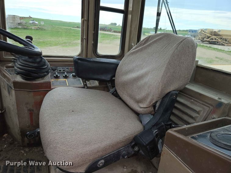 image for item ER1679 1997 John Deere 624G wheel loader