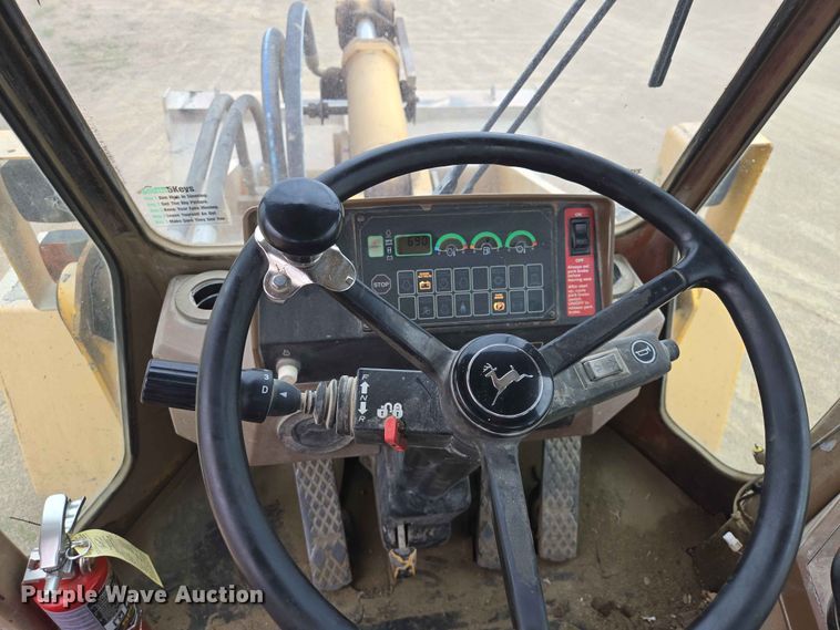 image for item ER1679 1997 John Deere 624G wheel loader
