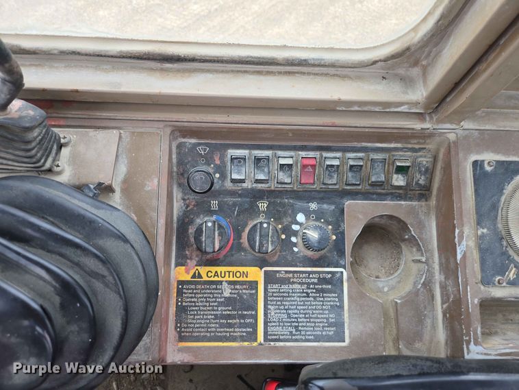 image for item ER1679 1997 John Deere 624G wheel loader