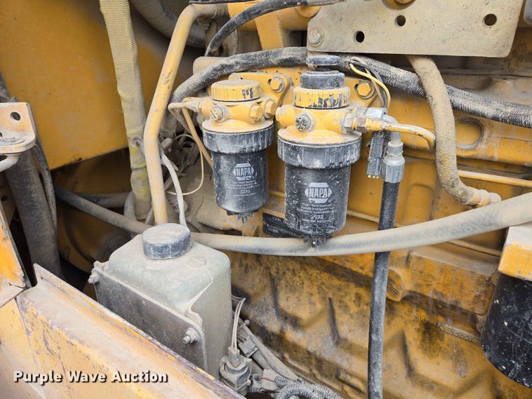 image for item ER1679 1997 John Deere 624G wheel loader