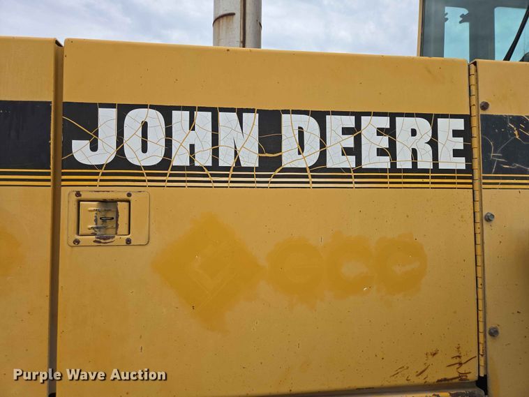 image for item ER1679 1997 John Deere 624G wheel loader