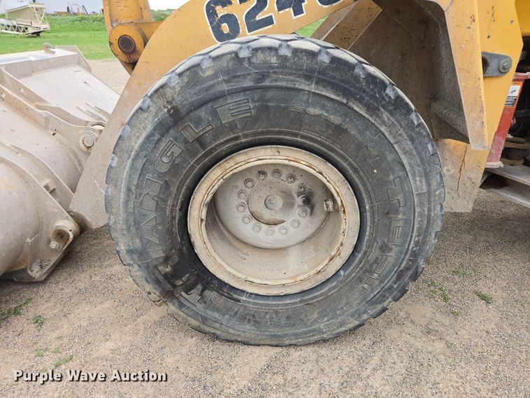 image for item ER1679 1997 John Deere 624G wheel loader