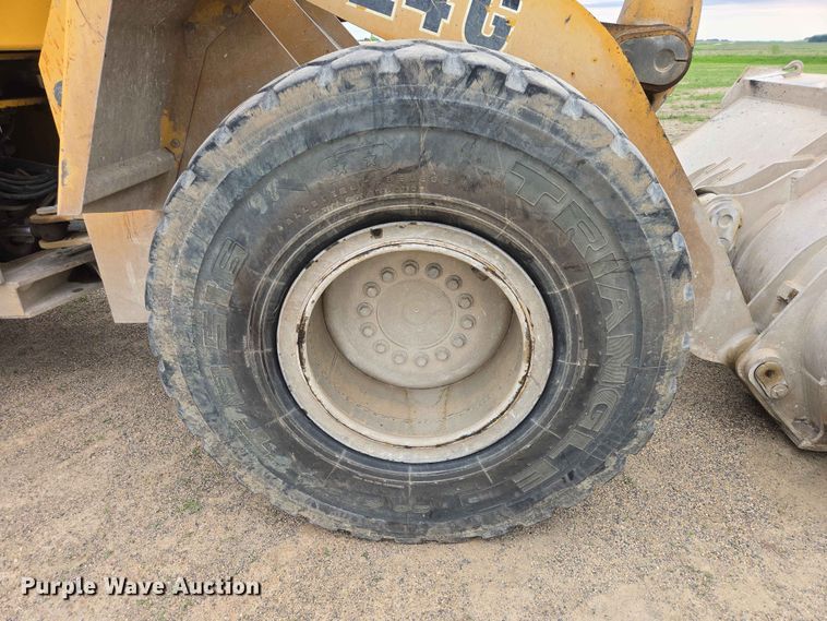 image for item ER1679 1997 John Deere 624G wheel loader