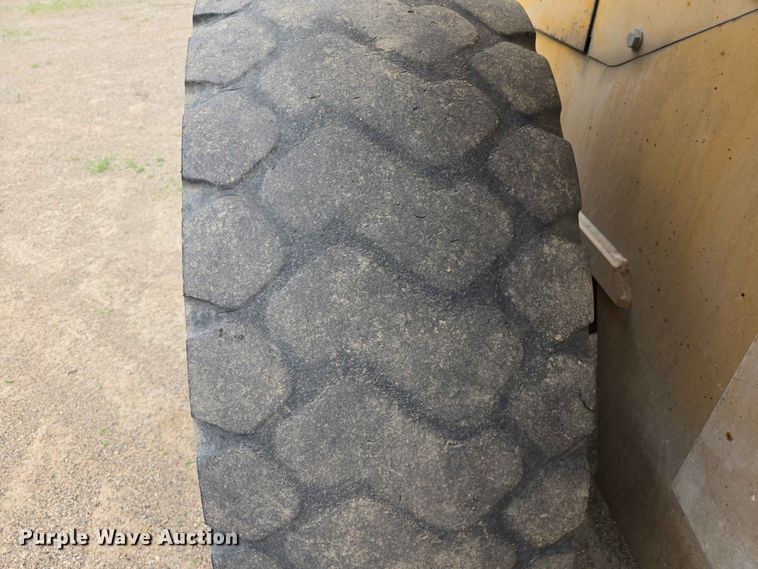 image for item ER1679 1997 John Deere 624G wheel loader