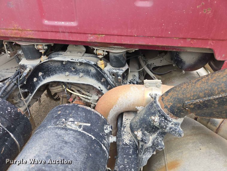 image for item ER1680 2000 Sterling A9500 semi truck