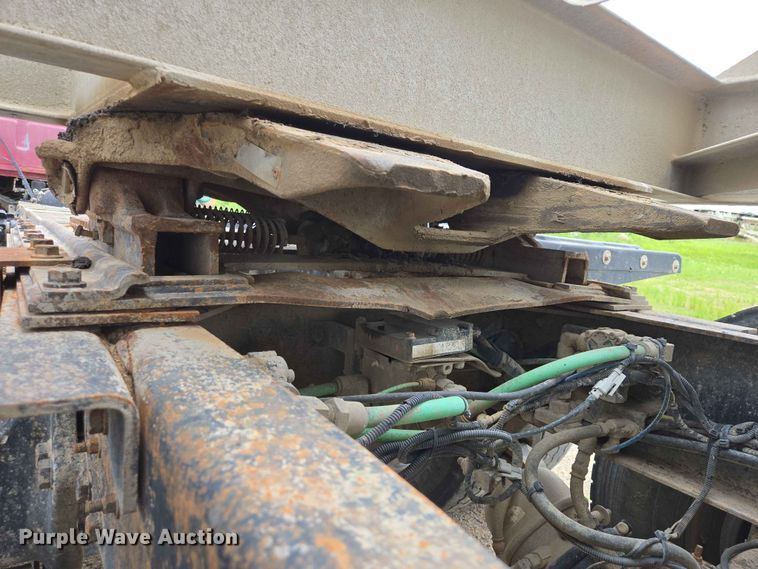 image for item ER1680 2000 Sterling A9500 semi truck