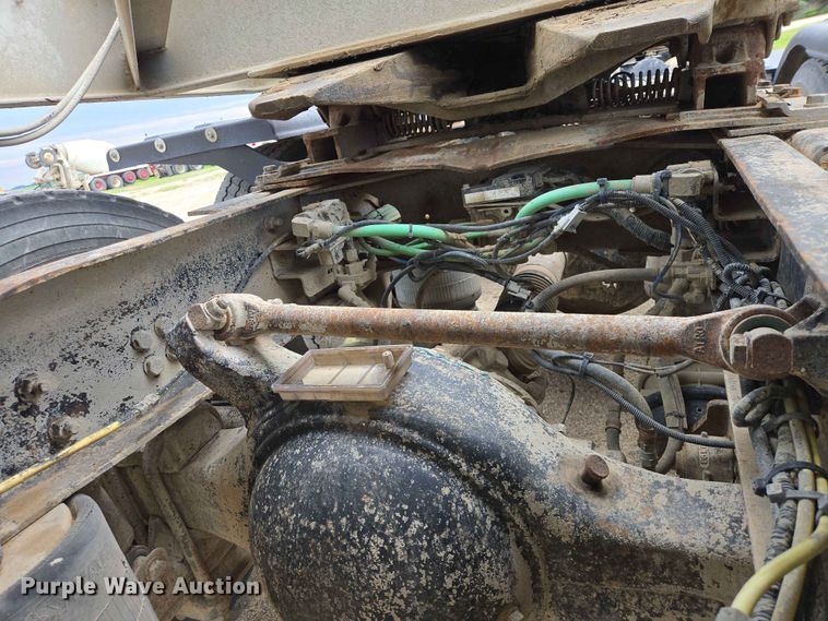 image for item ER1680 2000 Sterling A9500 semi truck