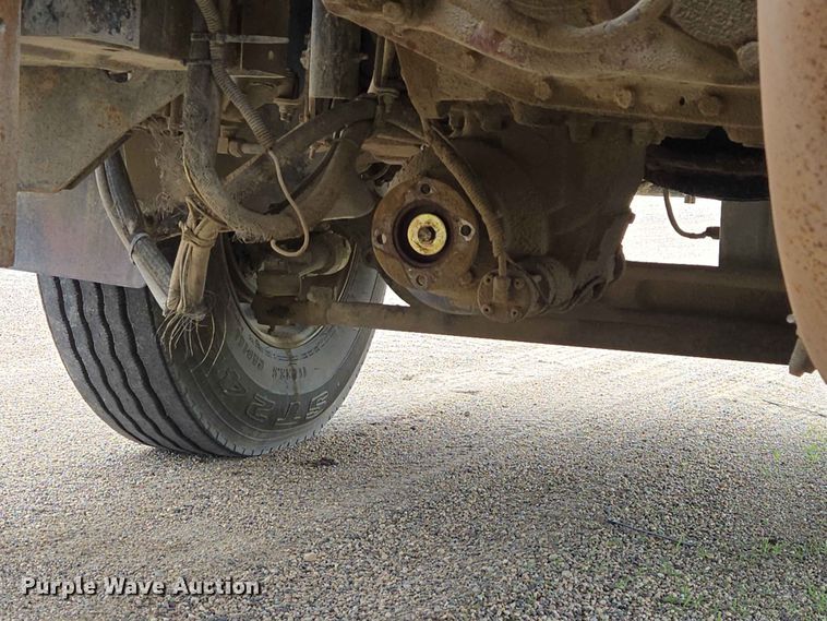 image for item ER1680 2000 Sterling A9500 semi truck