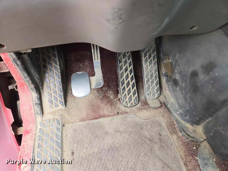 image for item ER1680 2000 Sterling A9500 semi truck
