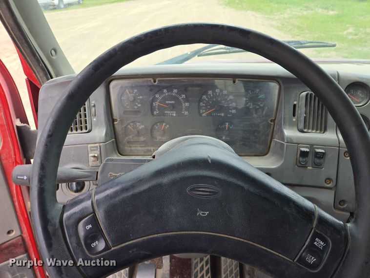 image for item ER1680 2000 Sterling A9500 semi truck