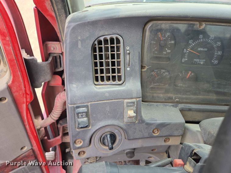 image for item ER1680 2000 Sterling A9500 semi truck