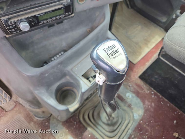 image for item ER1680 2000 Sterling A9500 semi truck