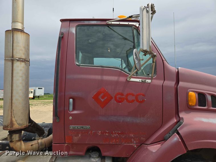 image for item ER1680 2000 Sterling A9500 semi truck