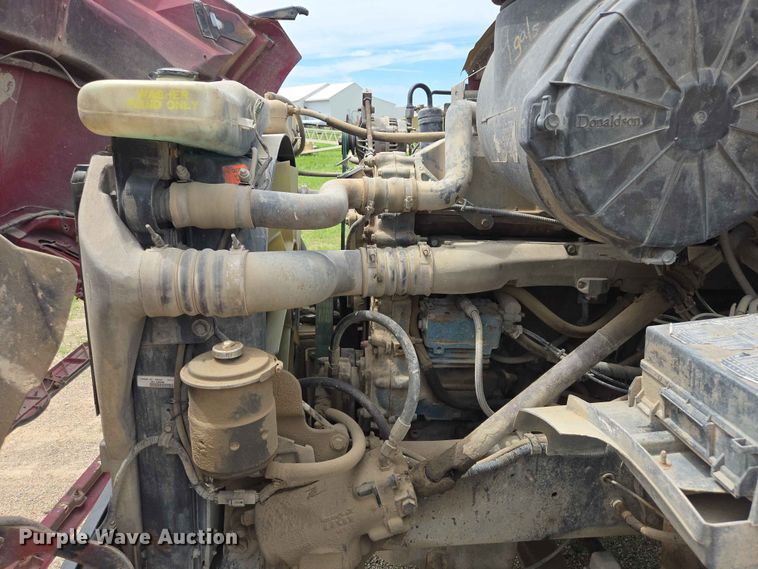 image for item ER1680 2000 Sterling A9500 semi truck
