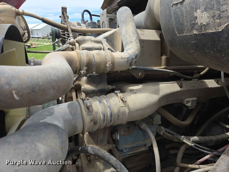 image for item ER1680 2000 Sterling A9500 semi truck