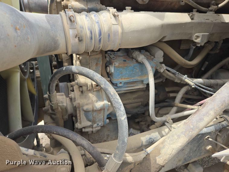 image for item ER1680 2000 Sterling A9500 semi truck