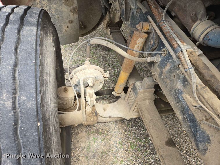 image for item ER1680 2000 Sterling A9500 semi truck