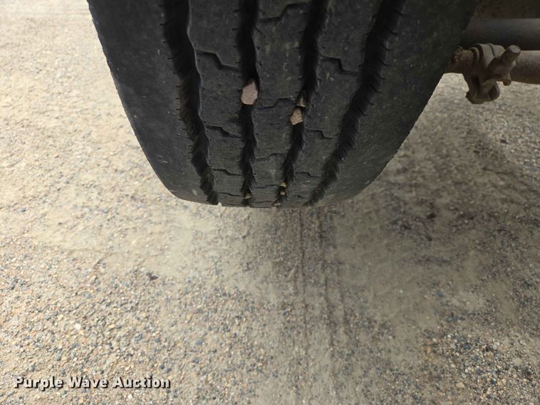 image for item ER1680 2000 Sterling A9500 semi truck