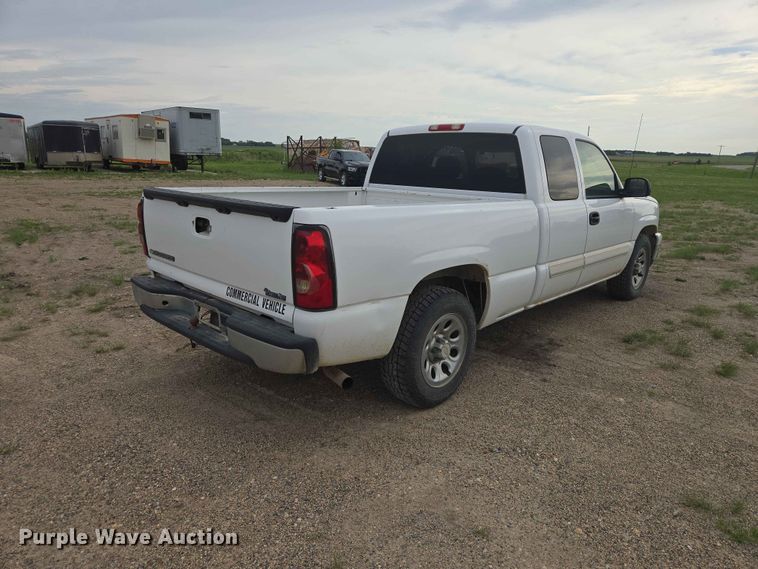 image for item ER1681 2007 Chevrolet Silverado 1500 Ext. Cab pickup truck