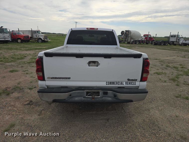 image for item ER1681 2007 Chevrolet Silverado 1500 Ext. Cab pickup truck